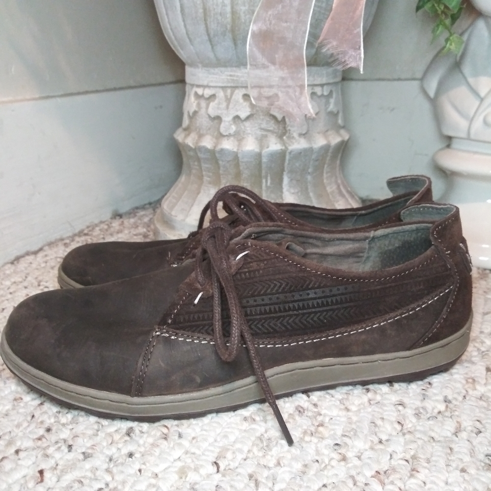 Merrell Ashland Tie Ladies Lace-Up Casual Shoe Style J42514 Color Is Coffee - Picture 3 of 13